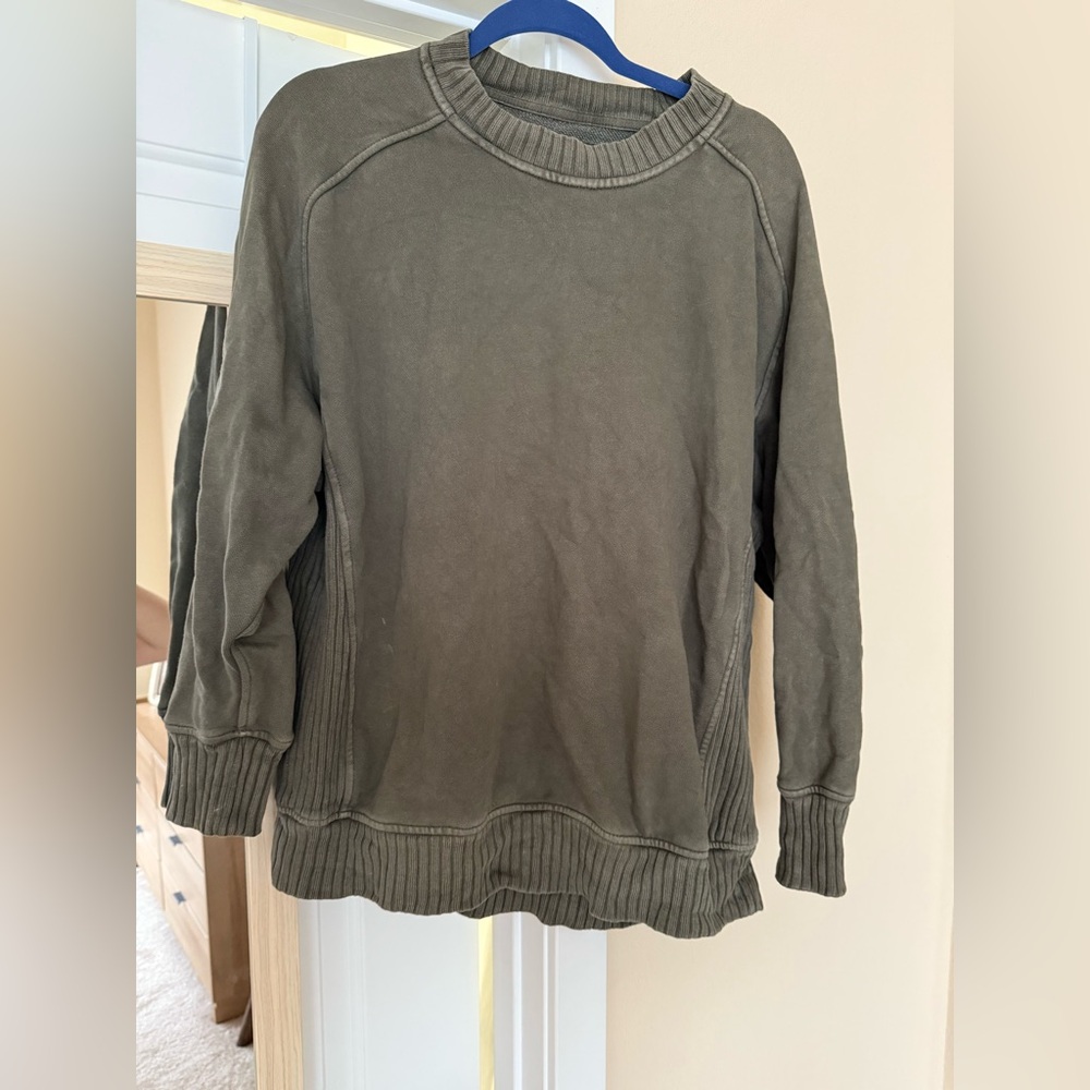 Aerie Women's Crewneck Sweater in Olive